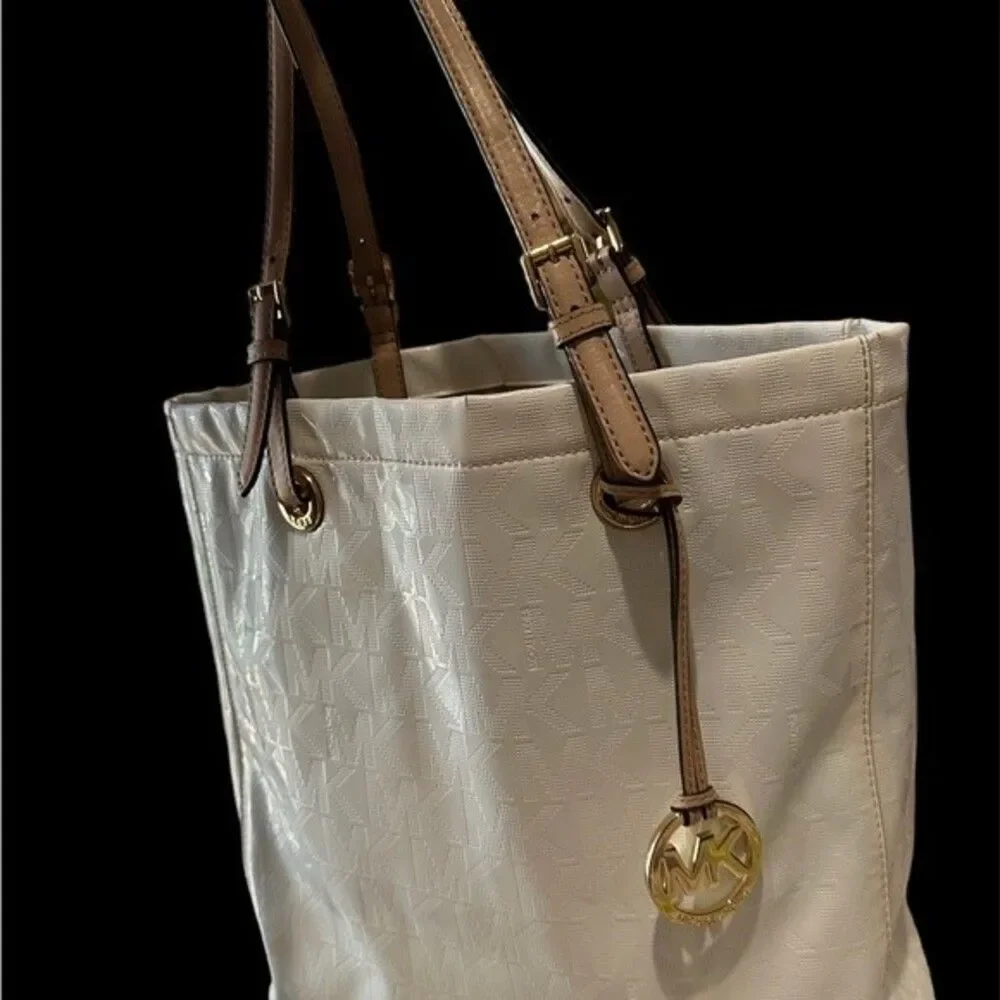 Micheal Kors white jet set logo tote bag